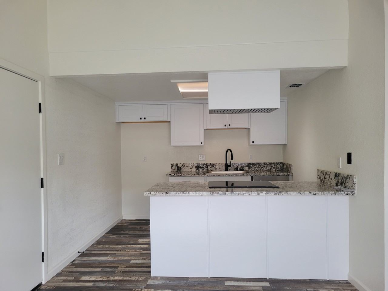 9135 Nasreen Dr - Photo 3 of 32