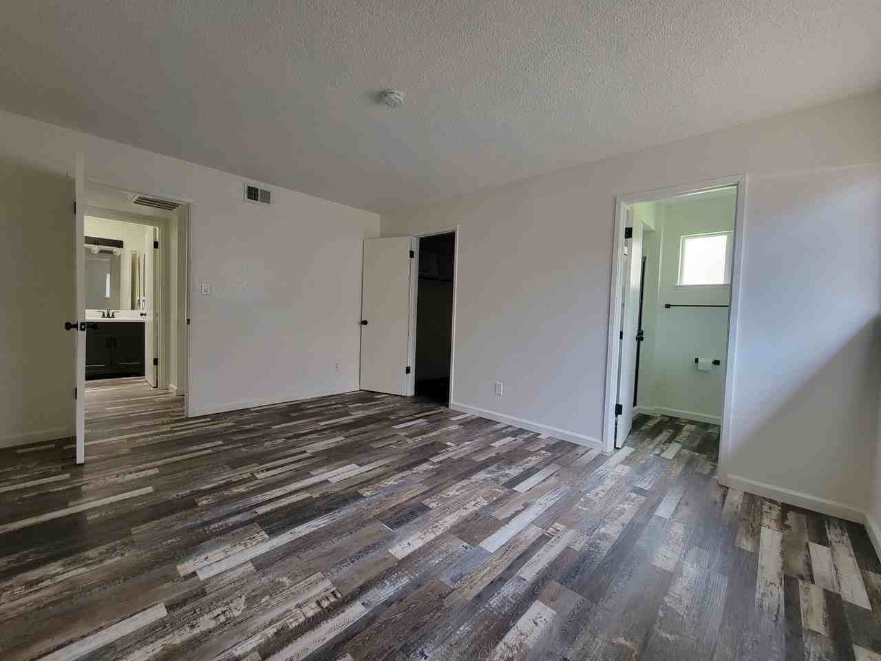 9135 Nasreen Dr - Photo 7 of 32