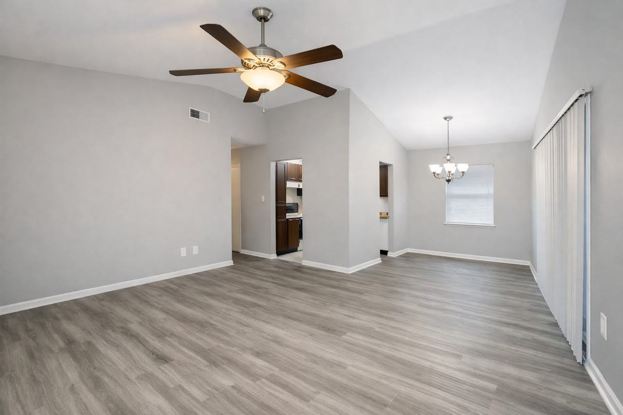 11511 Grove Ln - Photo 4 of 14