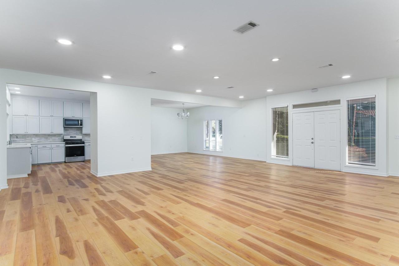 313 S 22nd Ave - Photo 5 of 28