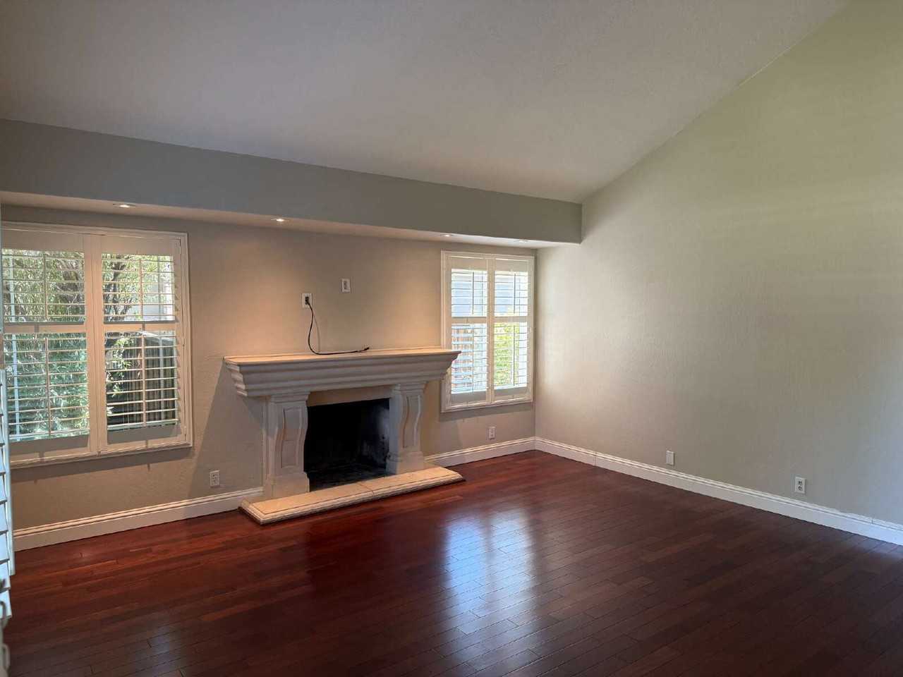4390 Kingspark Dr - Photo 2 of 16