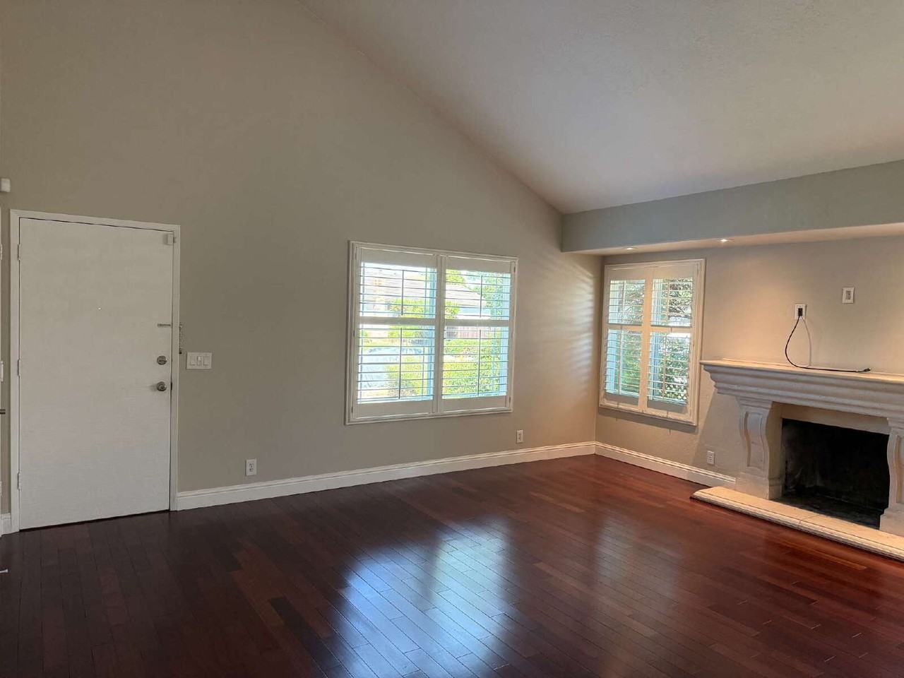 4390 Kingspark Dr - Photo 3 of 16
