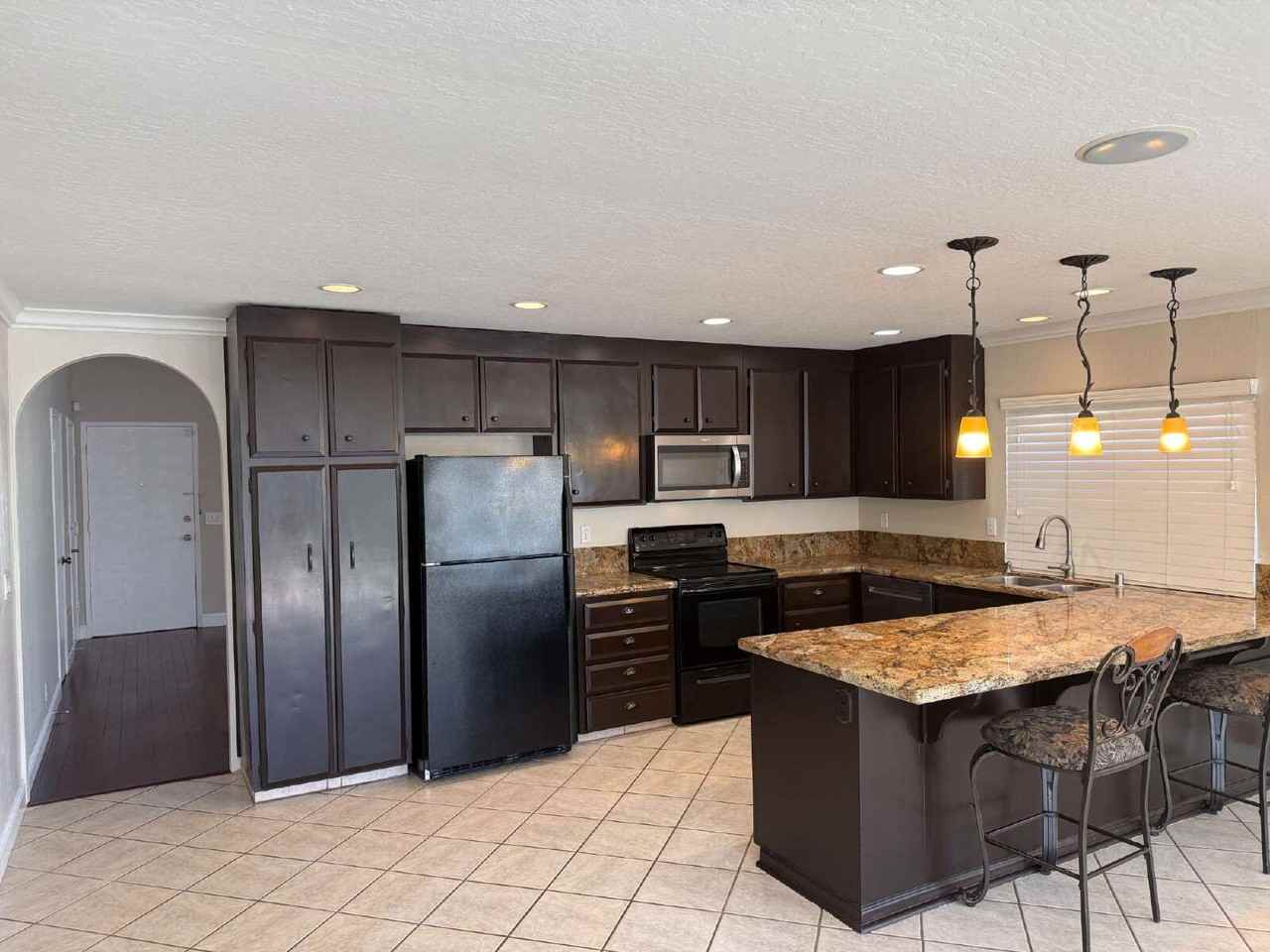 4390 Kingspark Dr - Photo 4 of 16