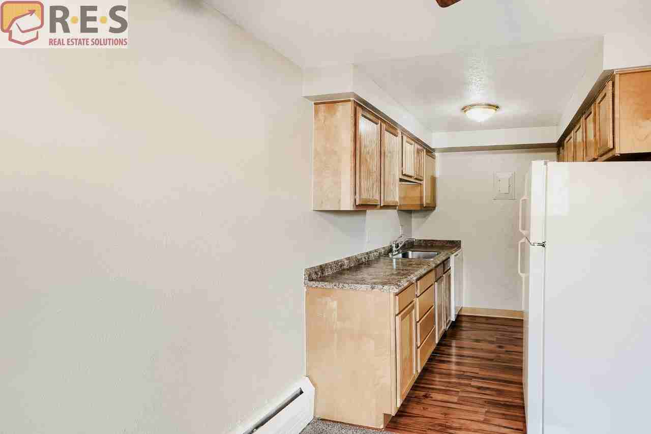 625 N Pennsylvania St - Photo 3 of 18