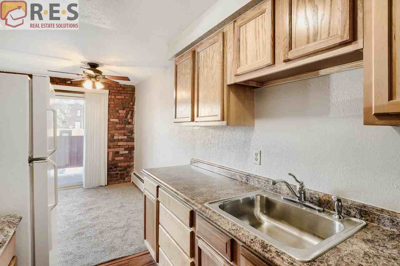625 N Pennsylvania St - Photo 4 of 18