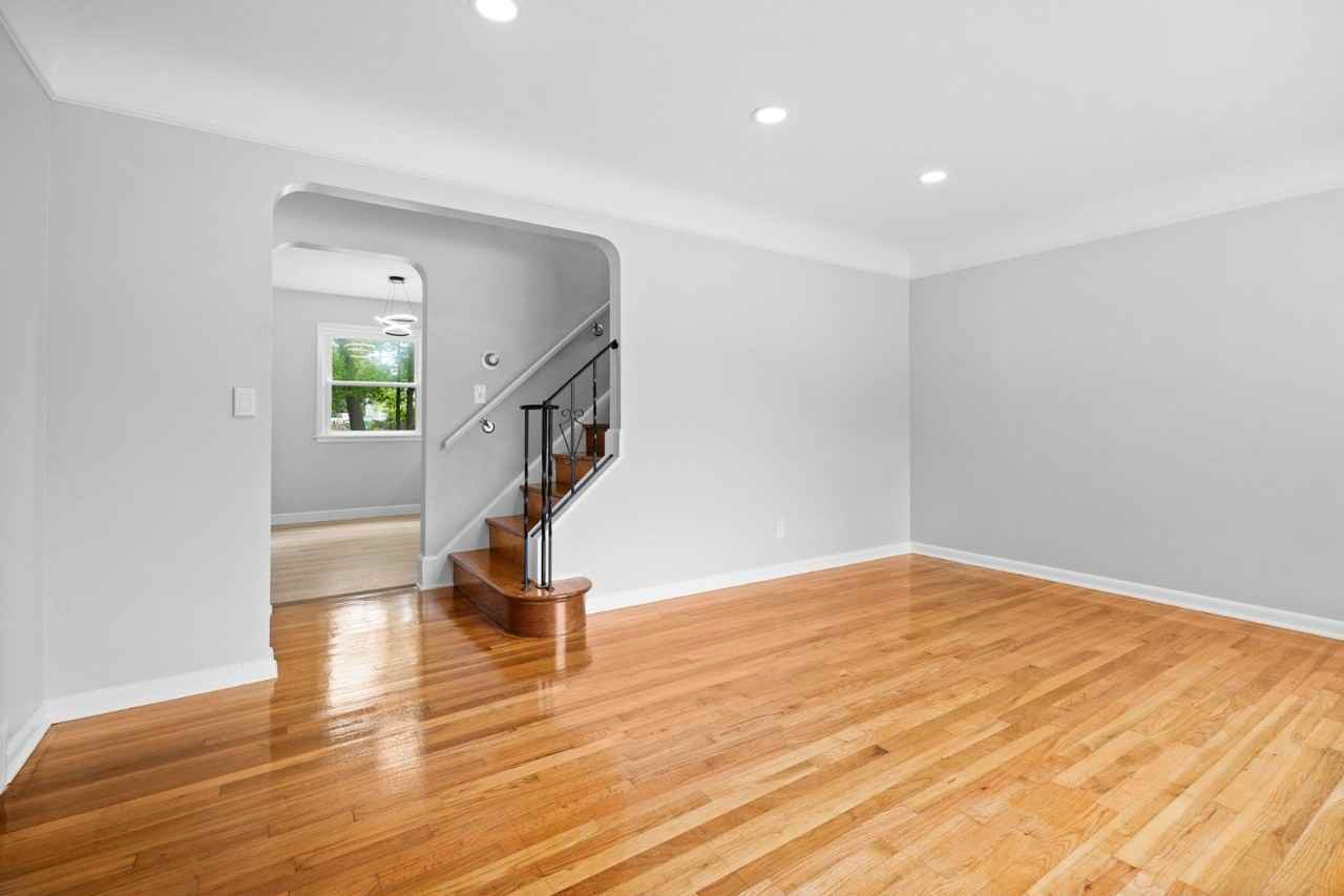 1807 Skyline Dr - Photo 6 of 26