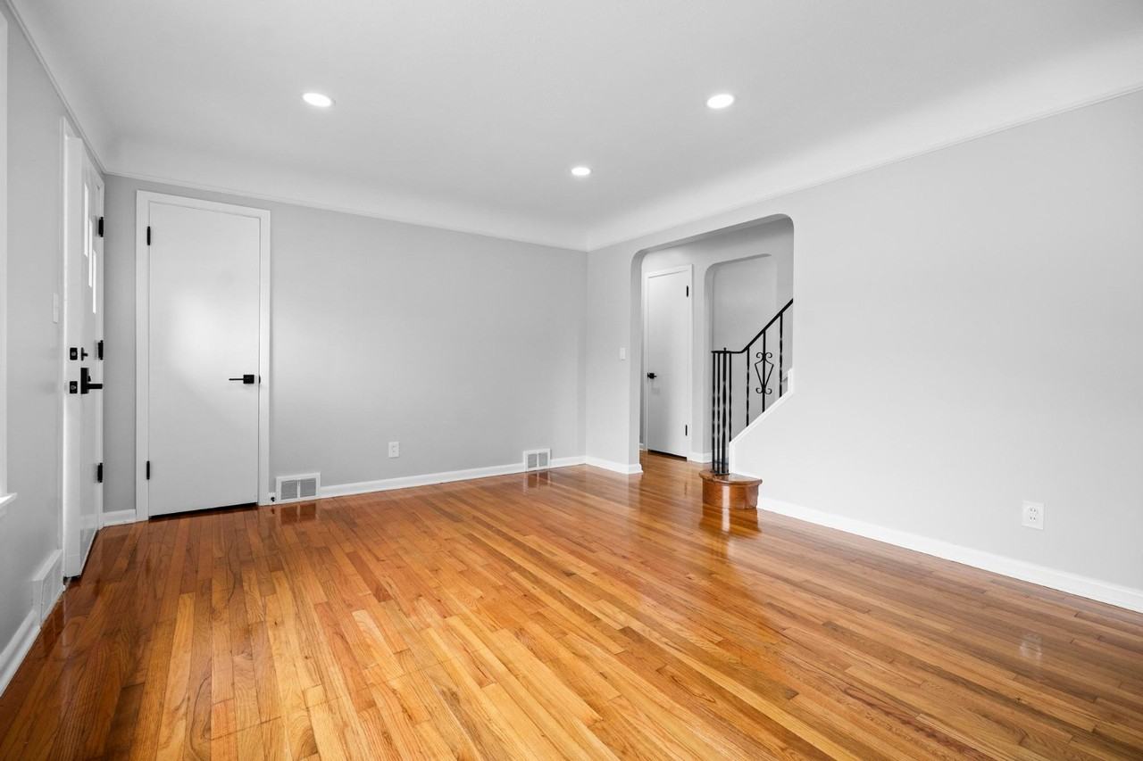 1807 Skyline Dr - Photo 7 of 26