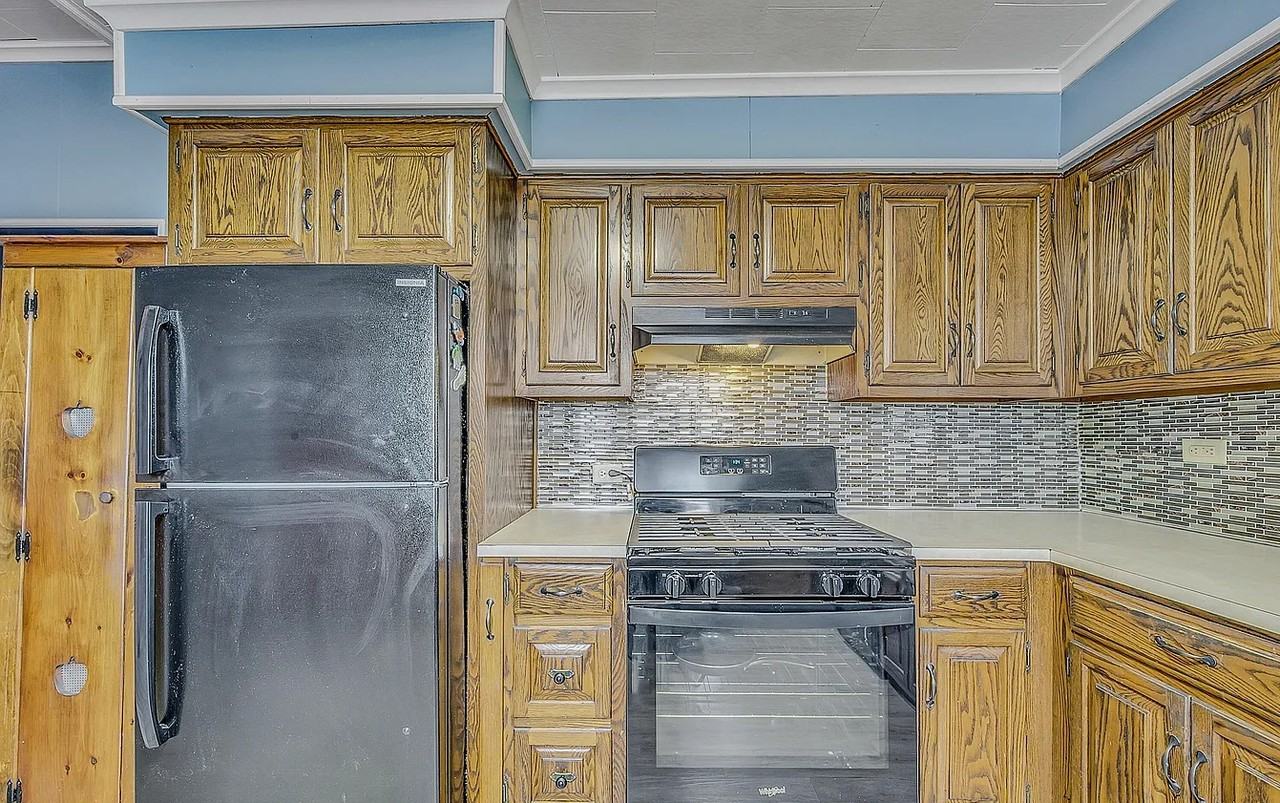 753 Dunmore St - Photo 5 of 13