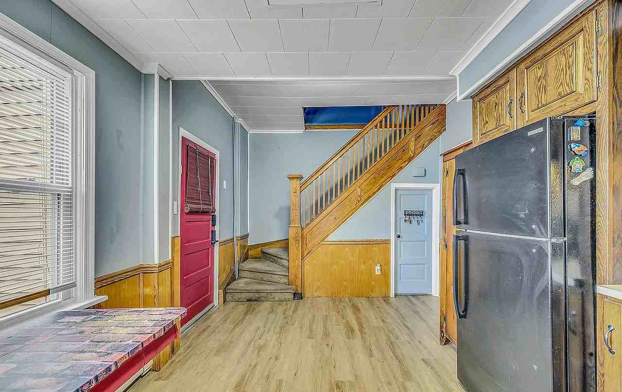 753 Dunmore St - Photo 6 of 13