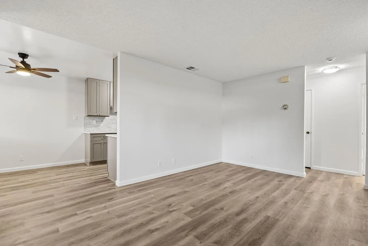 1376 Palm St - Photo 6 of 30