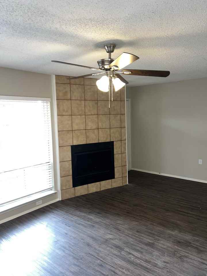 2911 Lakebriar St - Photo 2 of 20