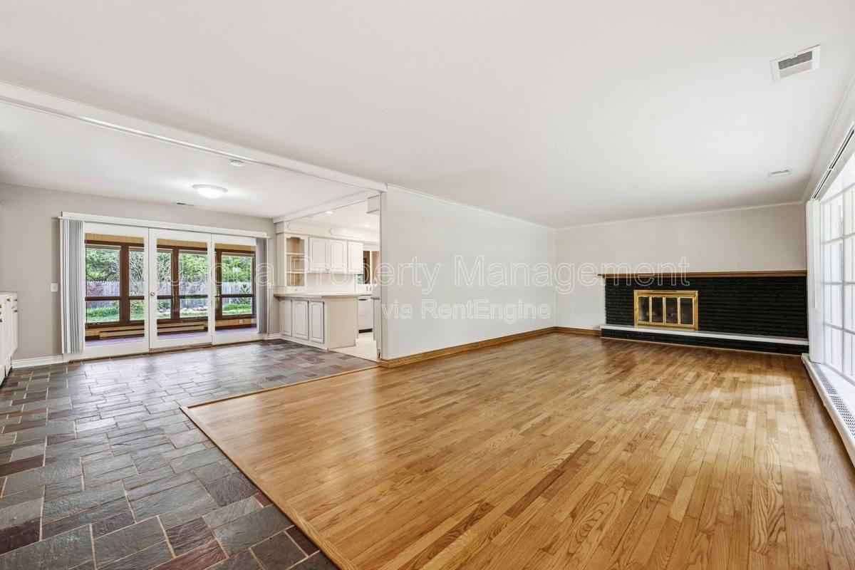 4420 Croyden Ave - Photo 2 of 10