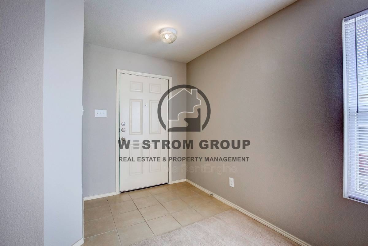3104 Middleview Rd - Photo 3 of 10