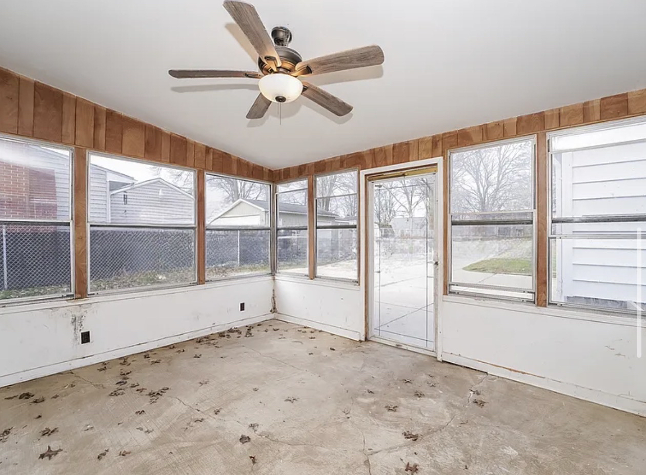 6903 Glenwood Ave - Photo 3 of 7