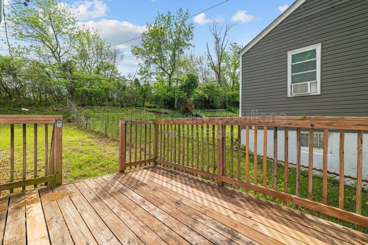 7120 Greenhaven Dr - Photo 2 of 10