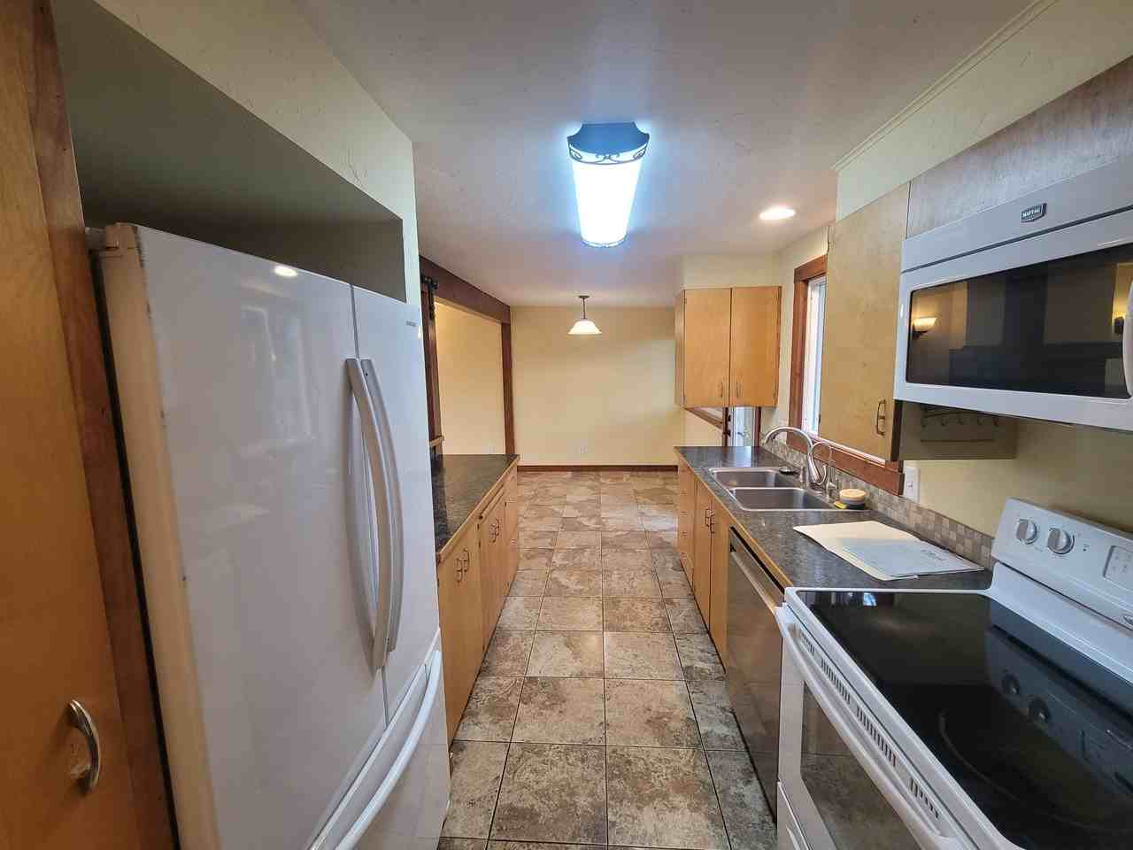 348 W Colorado St - Photo 3 of 15