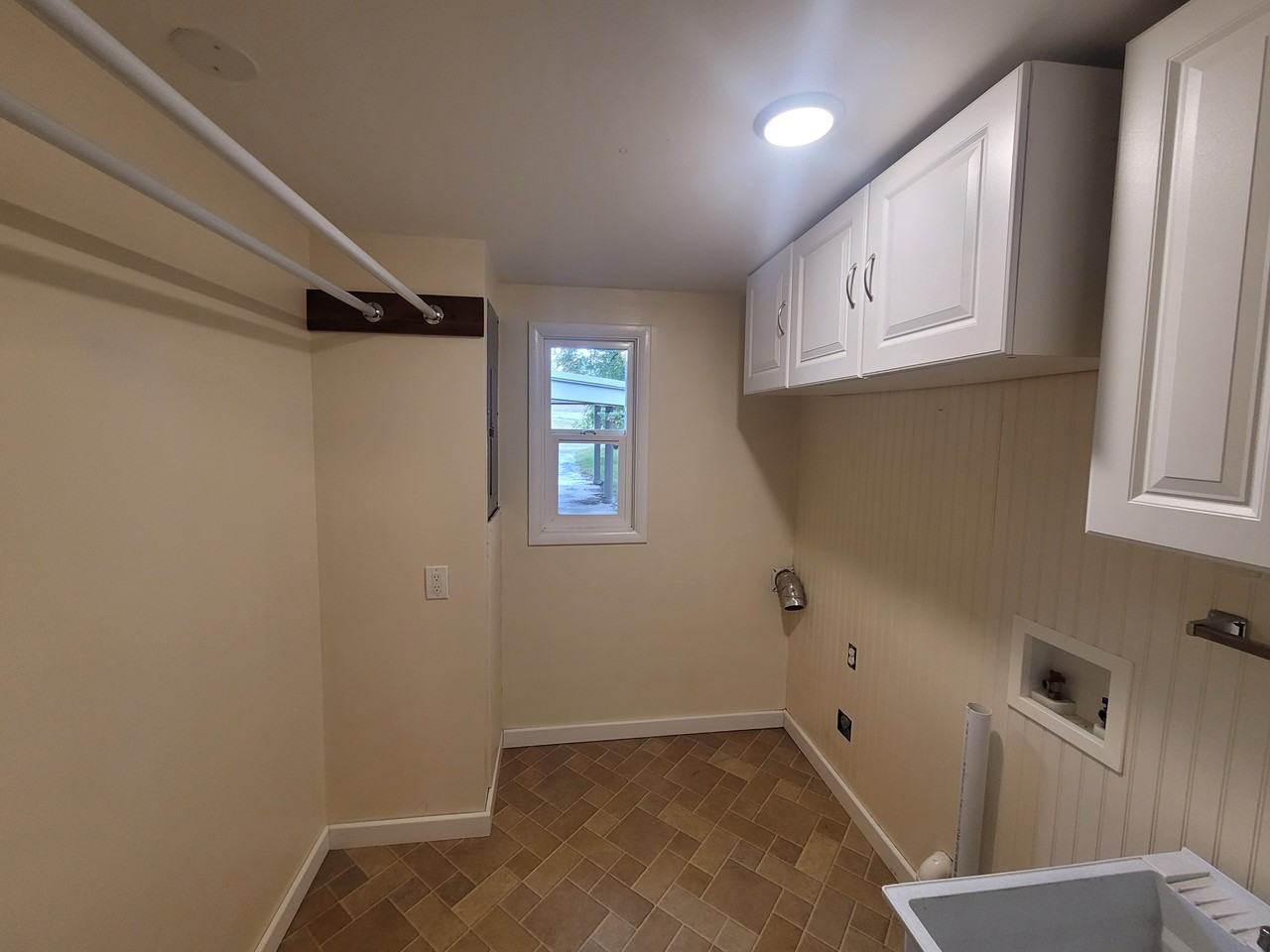 348 W Colorado St - Photo 5 of 15