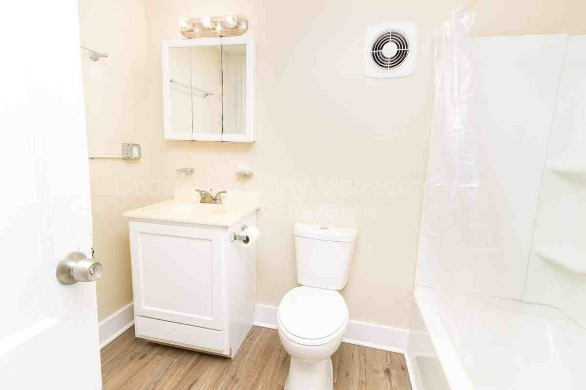 1422 Wilson Rd - Photo 7 of 10