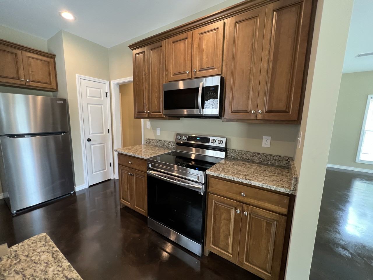 33228B Stables Dr - Photo 5 of 14
