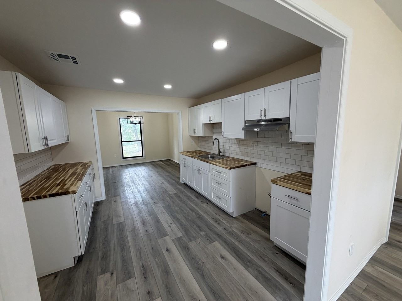640 Sw 47th St #640 - Photo 2 of 14