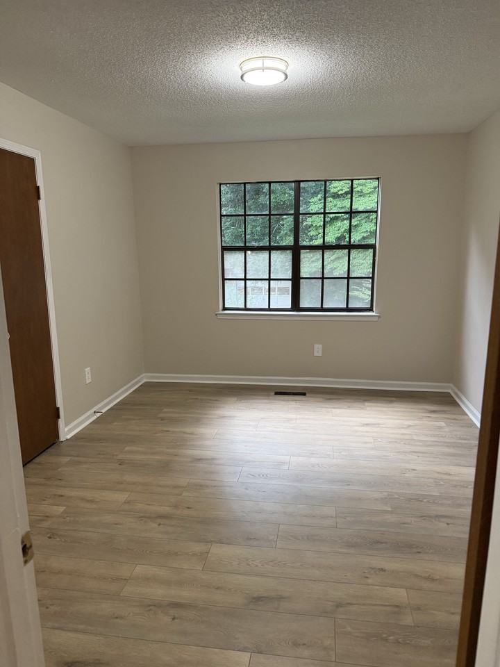 3104 Hunters Run - Photo 3 of 5