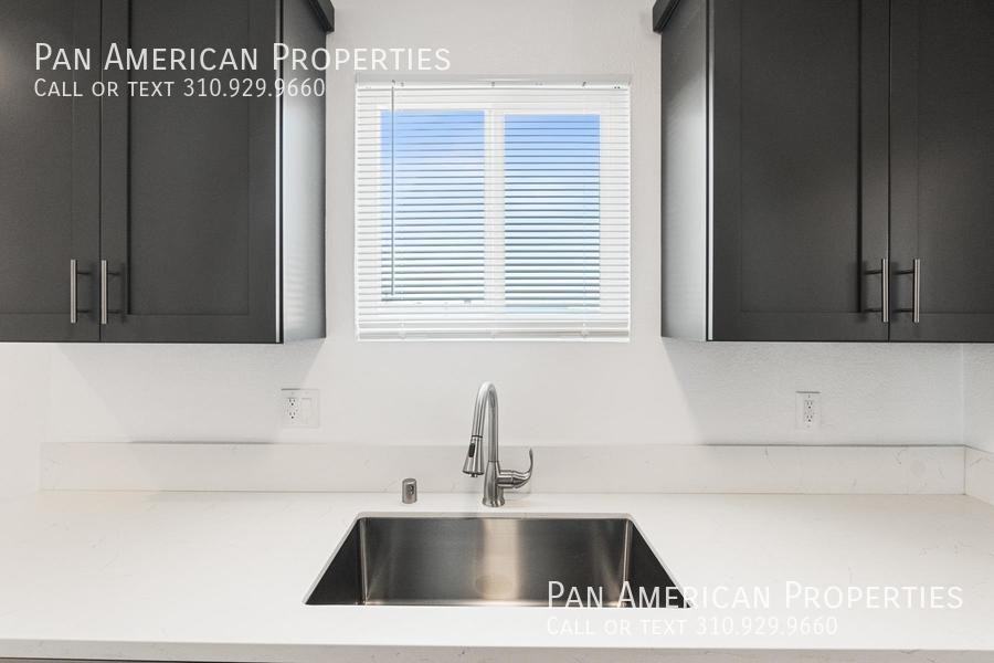 1224 Olive Ave - Photo 6 of 21