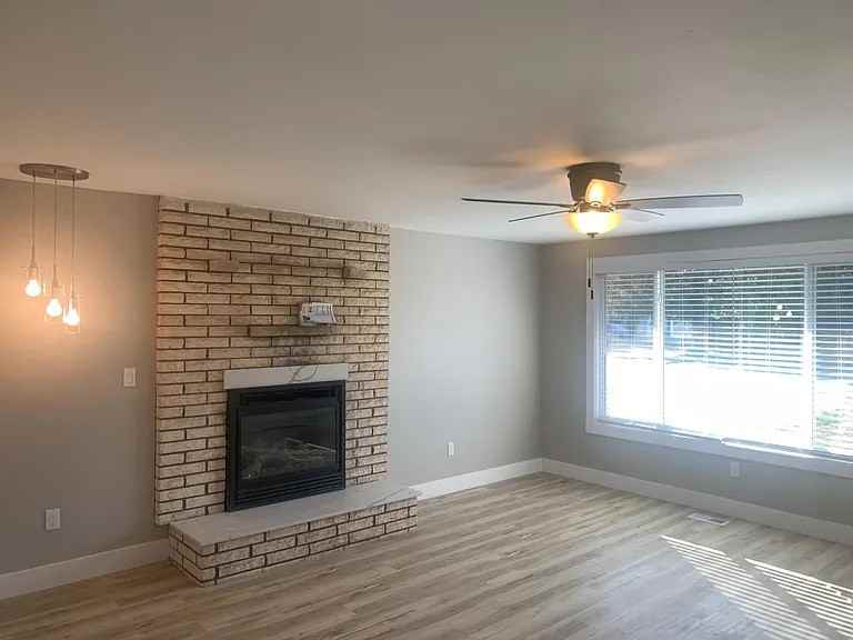 3128 Greenwood Ave #NA - Photo 2 of 14