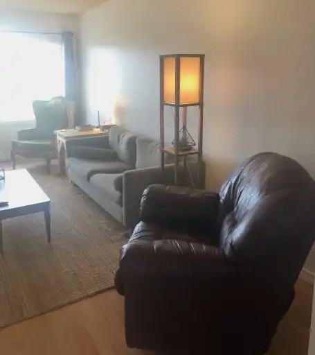 11832 64 St Nw - Photo 3 of 10