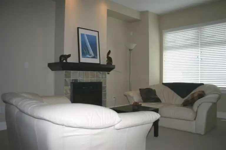 212 Brookes St #212 - Photo 3 of 7