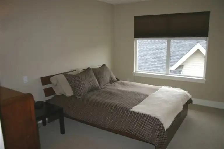212 Brookes St #212 - Photo 6 of 7