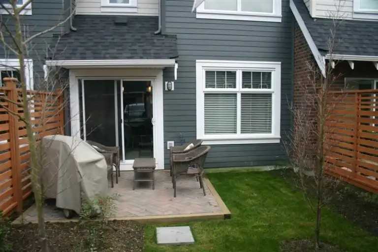 212 Brookes St #212 - Photo 7 of 7
