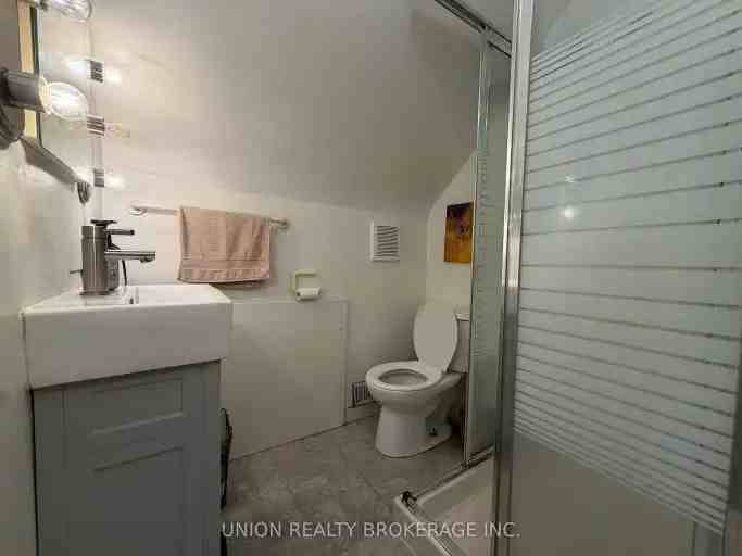 33 Balsam Ave #2 - Photo 2 of 7