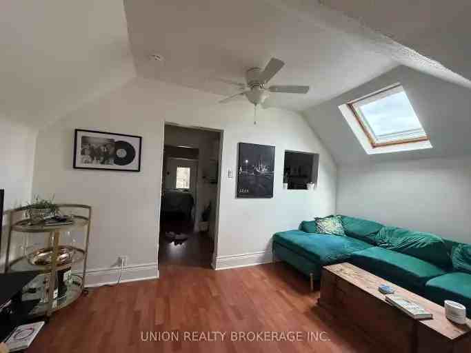 33 Balsam Ave #2 - Photo 5 of 7