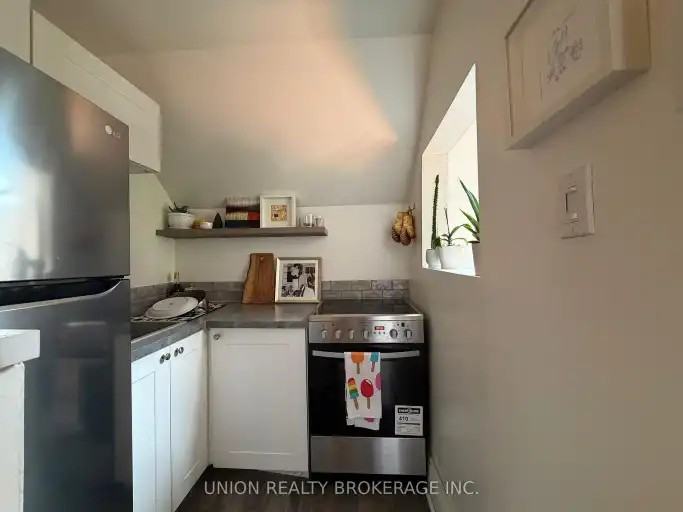33 Balsam Ave #2 - Photo 7 of 7