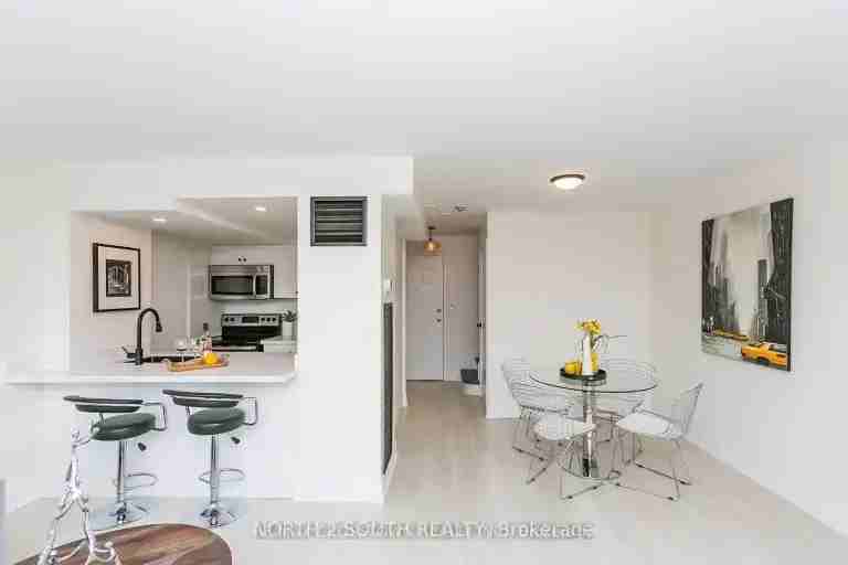 222 The Esplanade #913 - Photo 5 of 11