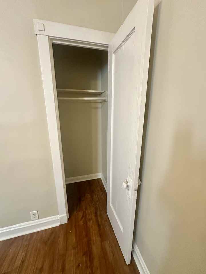 6554 N Ashland Ave #1st - Photo 5 of 12