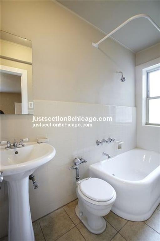 10519 S Michigan Ave #A - Photo 3 of 6
