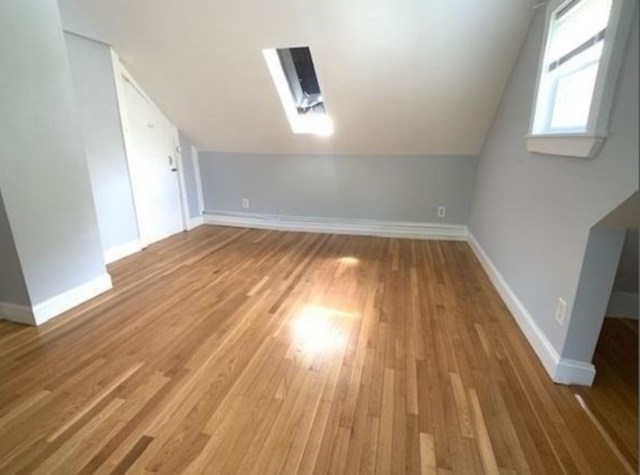 323 Bainbridge St #2 - Photo 2 of 22