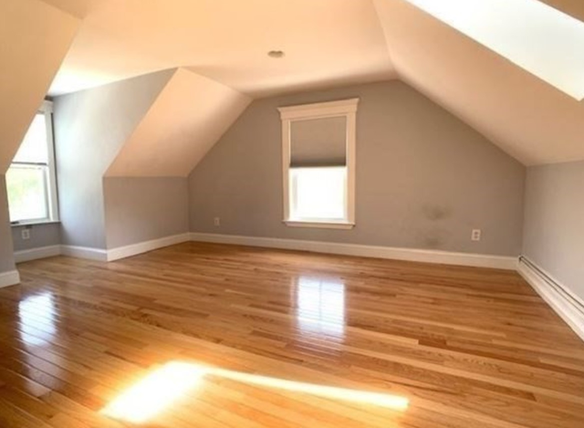323 Bainbridge St #2 - Photo 5 of 22