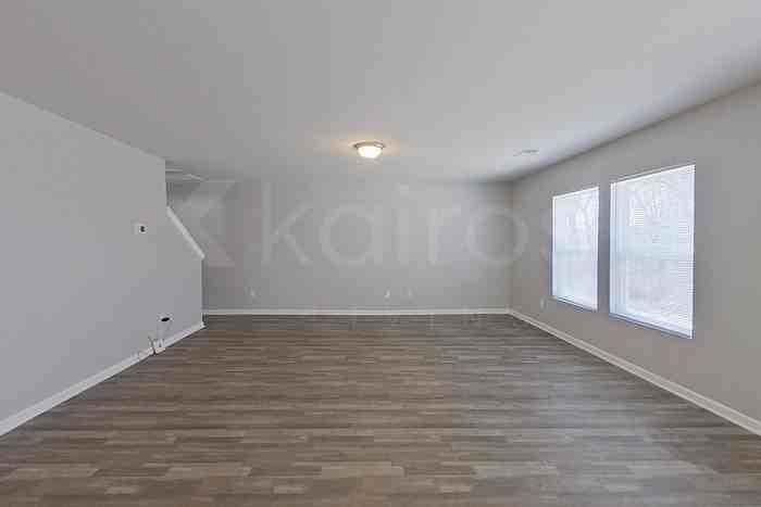262 Christopher Street Ext - Photo 4 of 27