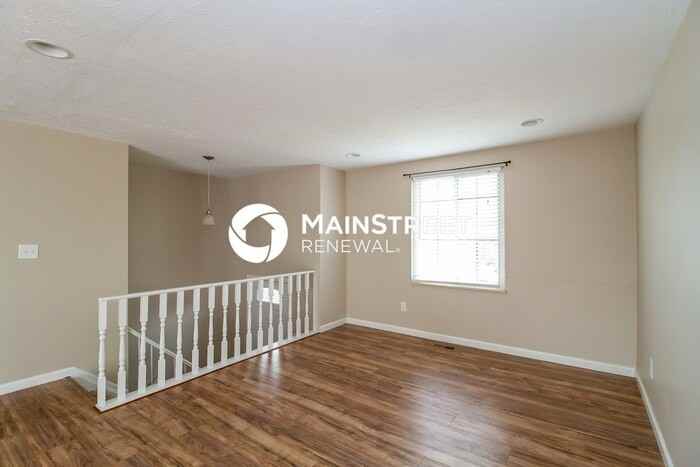 4504 Lunenburg Dr - Photo 4 of 15
