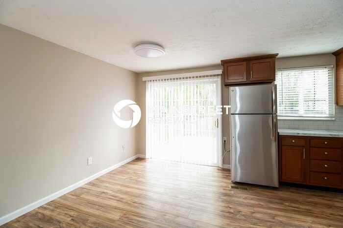 4504 Lunenburg Dr - Photo 5 of 15
