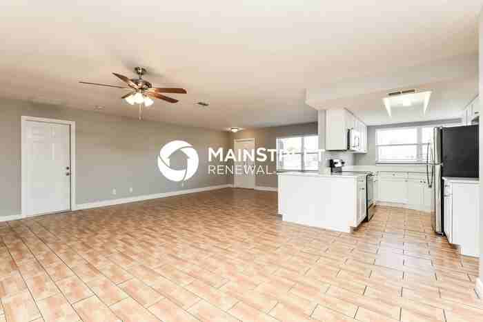 916 Se 18th St - Photo 4 of 16