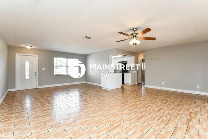 916 Se 18th St - Photo 5 of 16