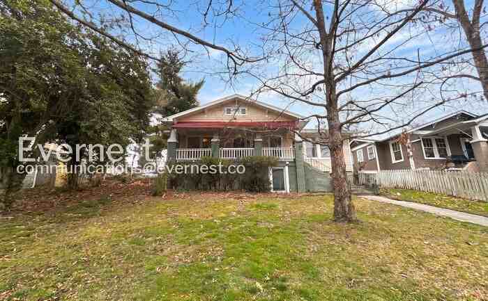 1125 Highland Dr - Photo 2 of 20