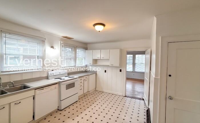 1125 Highland Dr - Photo 4 of 20