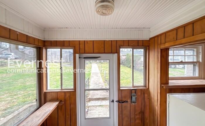 1125 Highland Dr - Photo 7 of 20