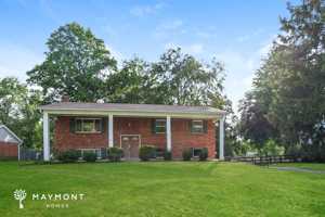featured image of 8505 Goldfinch Way