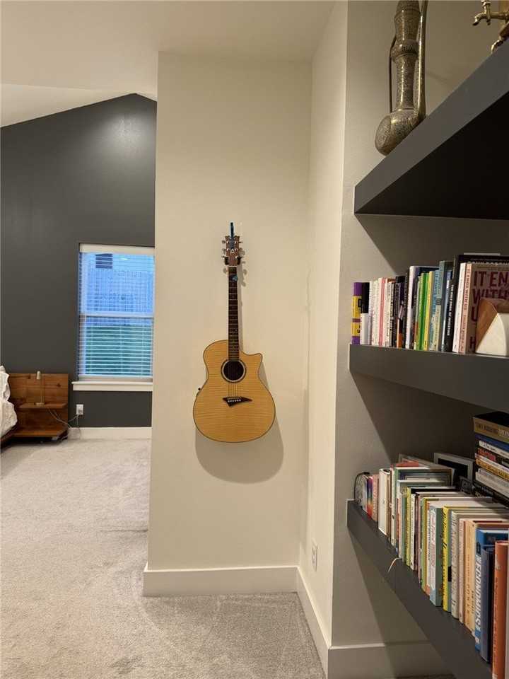 2364 N Freshwater Ave - Photo 6 of 16