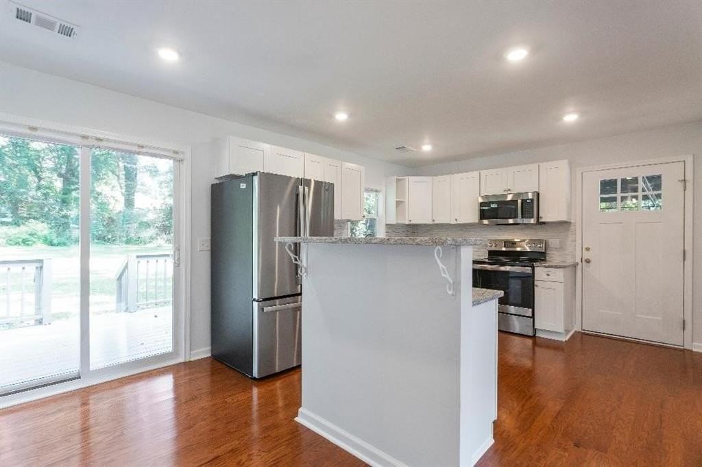 4144 Canby Ln - Photo 4 of 6